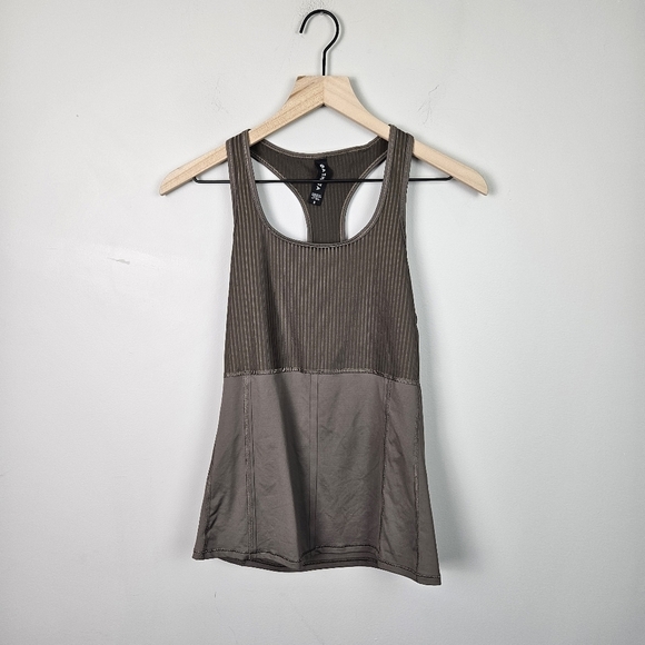 Athleta Vitality Athletic Tank Top Women Small - Picture 3 of 9